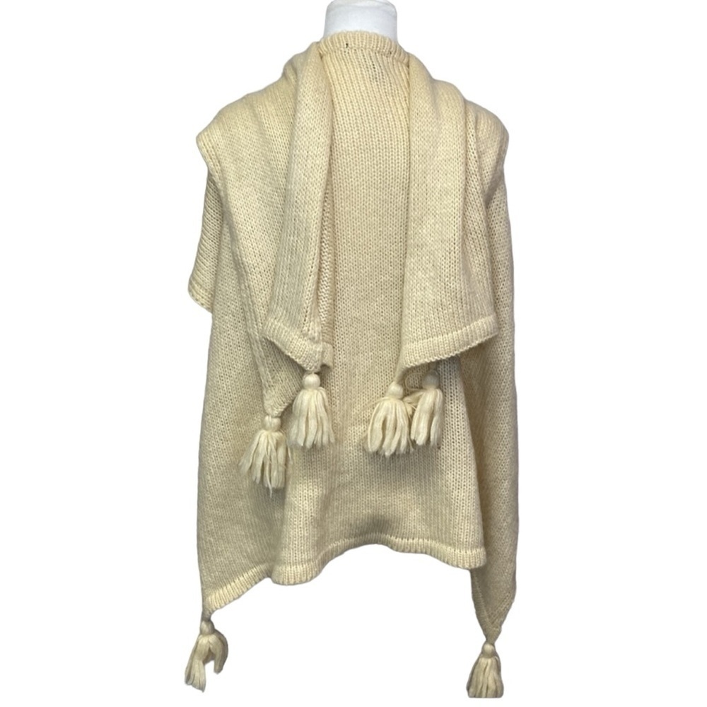 Do Everything In Love Scarf Sweater Wrap Tassels - Picture 4 of 7